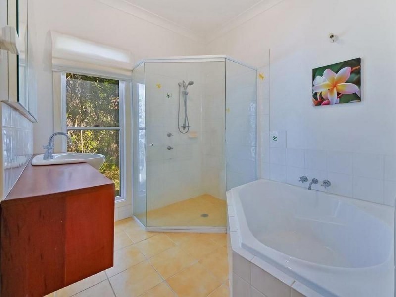 22 Paradise Drive, Noosaville QLD 4566