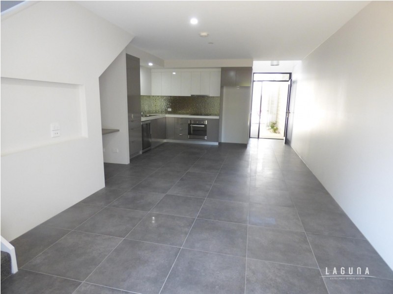 4/4 Hofmann Drive, Noosaville QLD 4566