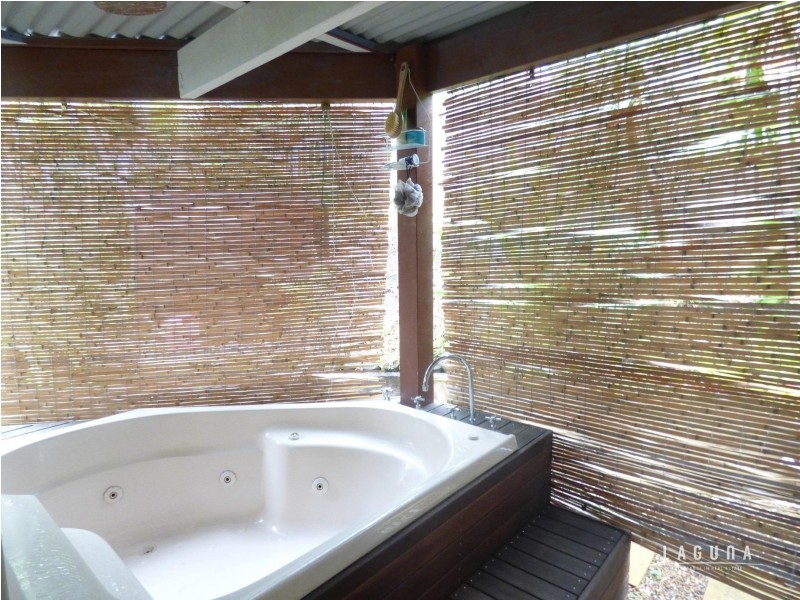 3 Defender Court, Sunrise Beach QLD 4567