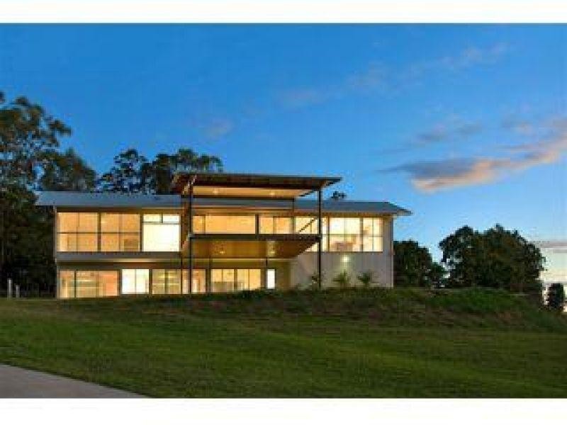 16 Omaroo Place, Cooran QLD 4569