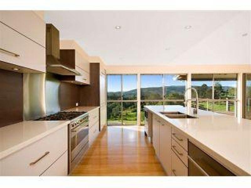 16 Omaroo Place, Cooran QLD 4569