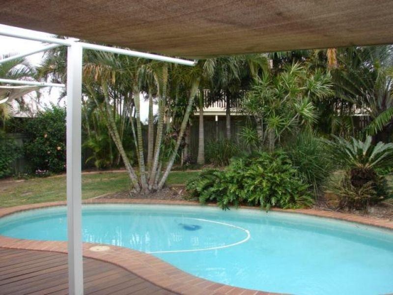 5 Baratook Crescent, Mount Coolum QLD 4573