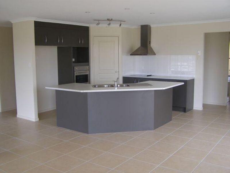 77 Gympie View Drive, Southside QLD 4570