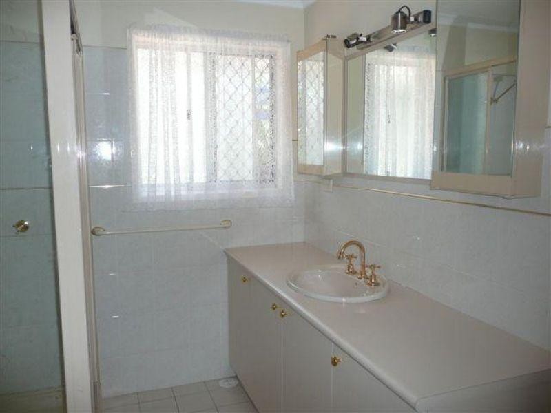 16 Creek Road, Noosaville QLD 4566