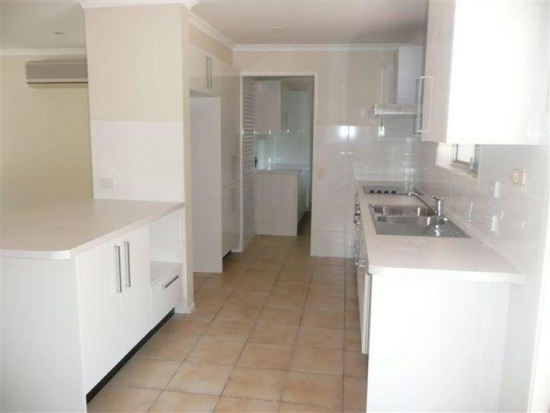 16 Creek Road, Noosaville QLD 4566