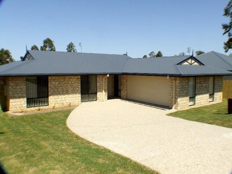 76  Gympie View Drive, Southside QLD 4570