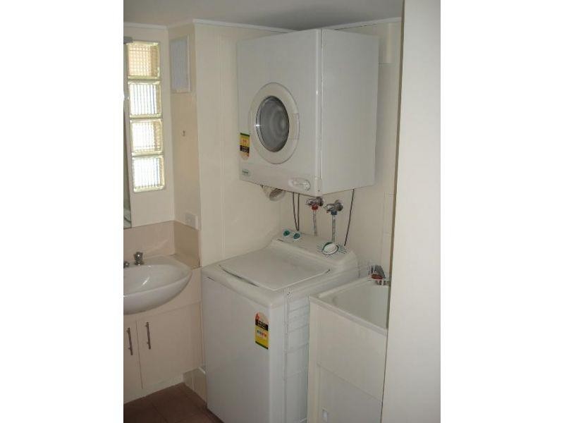 120/24 Lake Weyba Drive, Noosaville QLD 4566