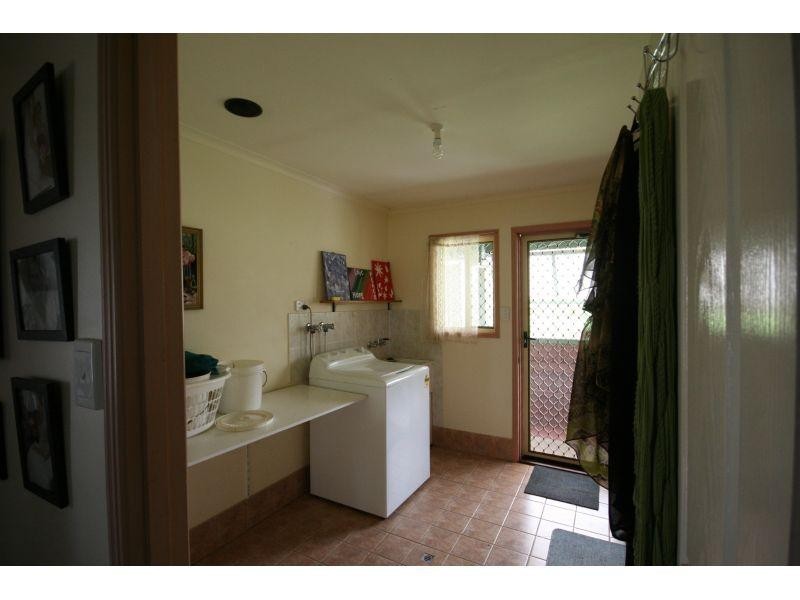 92 Robert Road, Chatsworth QLD 4570