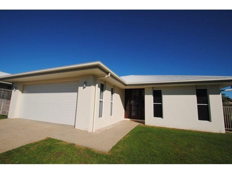 4 Chairmans Close, Jones Hill QLD 4570