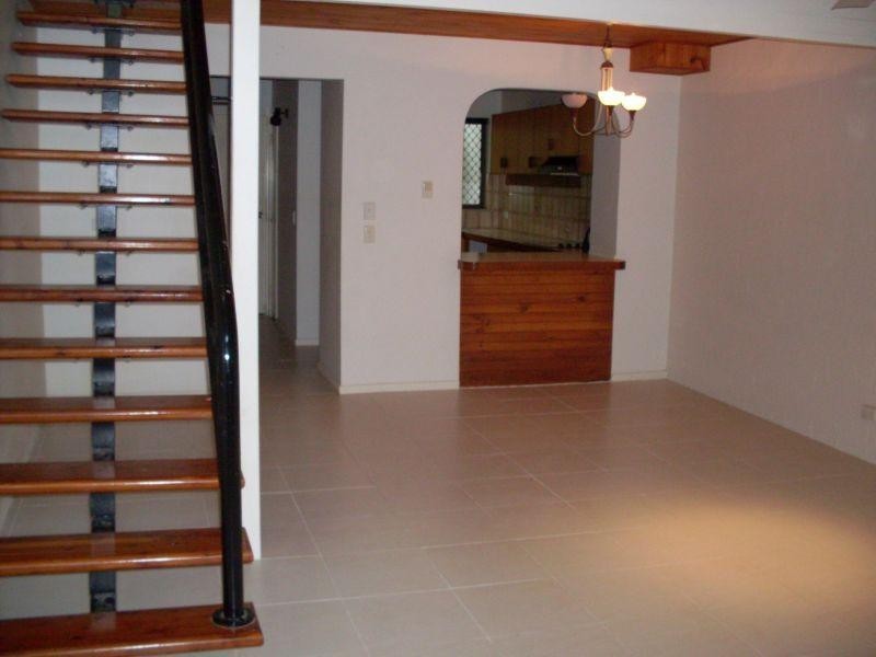 12/8 Ray St, Sunshine Beach QLD 4567