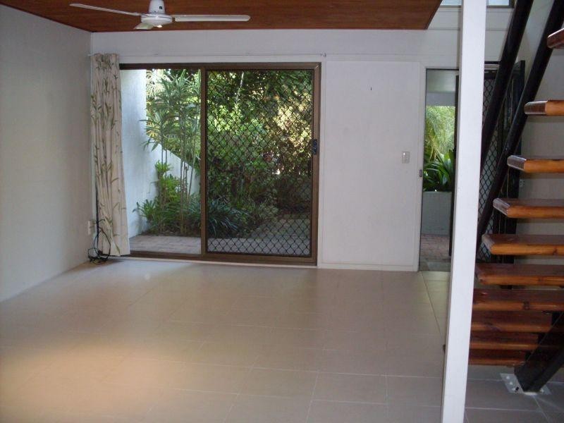 12/8 Ray St, Sunshine Beach QLD 4567