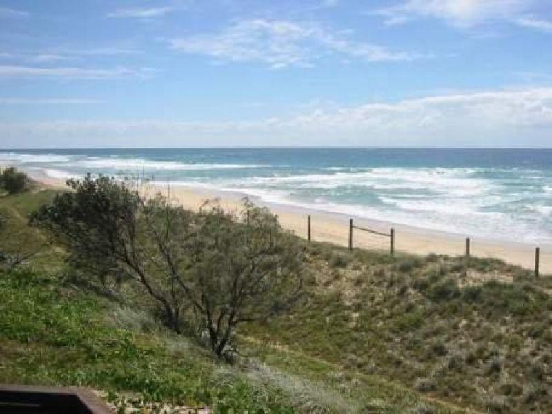 11 Boardwalk Boulevard, Mount Coolum QLD 4573