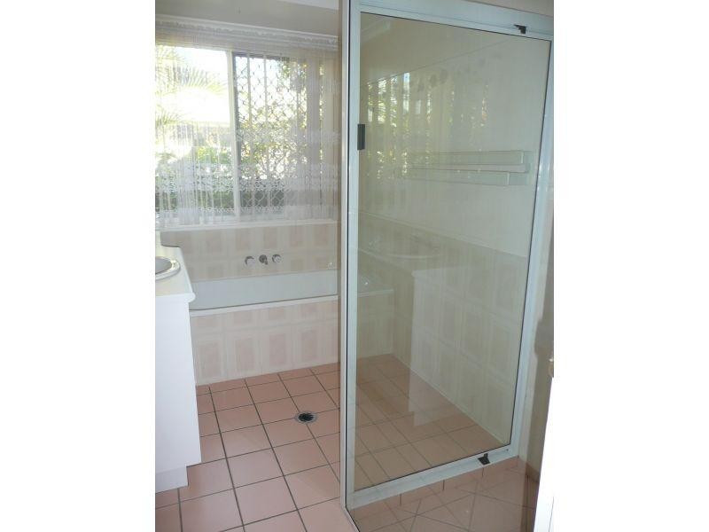 2 McKenna Court, Noosaville QLD 4566