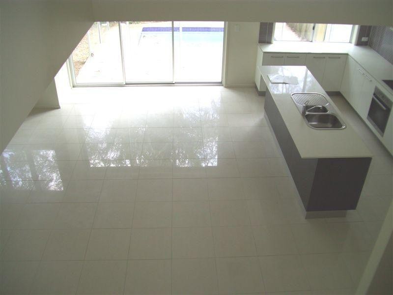 2/11 Lake Weyba Drive, Noosaville QLD 4566