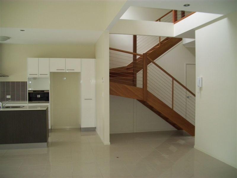 2/11 Lake Weyba Drive, Noosaville QLD 4566