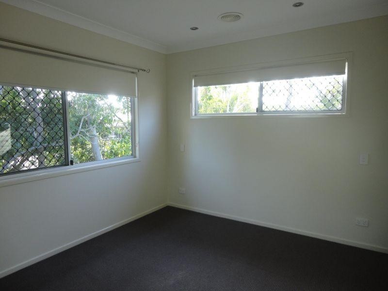 2/11 Lake Weyba Drive, Noosaville QLD 4566