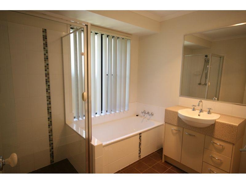 62 Bushland Dr, Southside QLD 4570