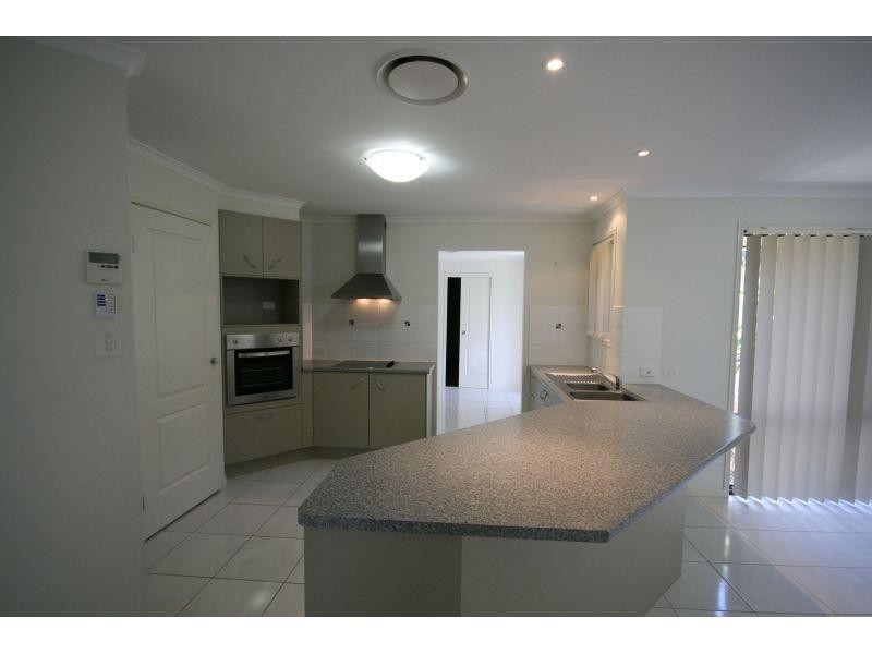62 Bushland Dr, Southside QLD 4570