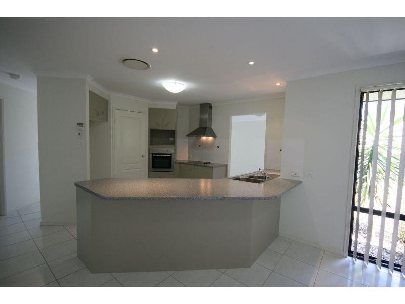 62 Bushland Dr, Southside QLD 4570
