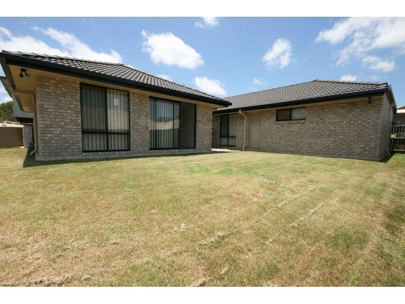 62 Bushland Dr, Southside QLD 4570