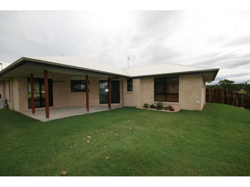 11 Principal Place, Jones Hill QLD 4570