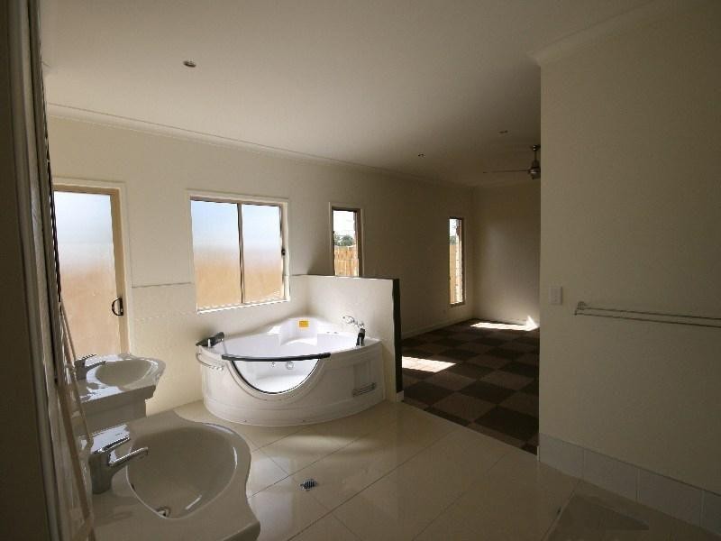 25 Hilltop Ave, Southside QLD 4570