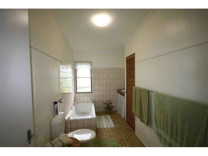 19 Gavin Way, Long Flat QLD 4570