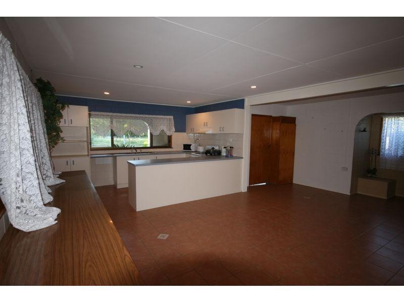 692 Bruce Highway, Kybong QLD 4570