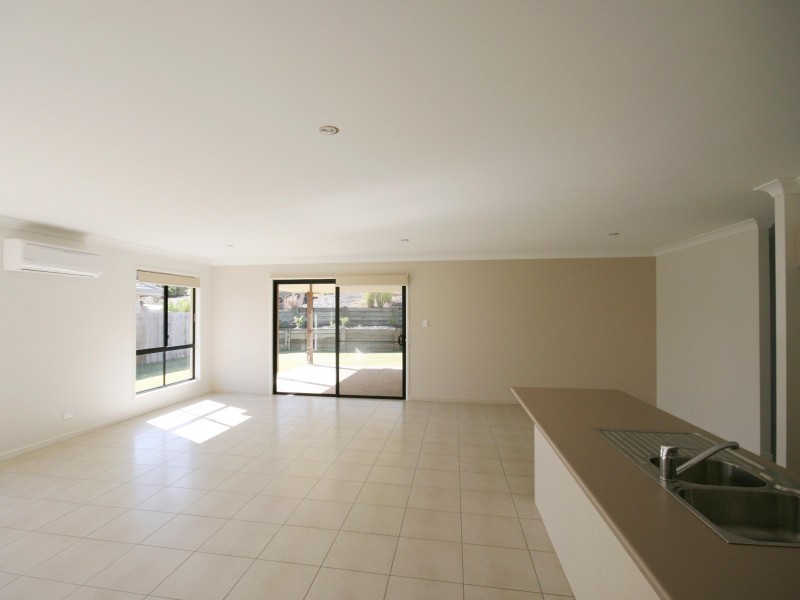 23 Presidential Avenue, Jones Hill QLD 4570