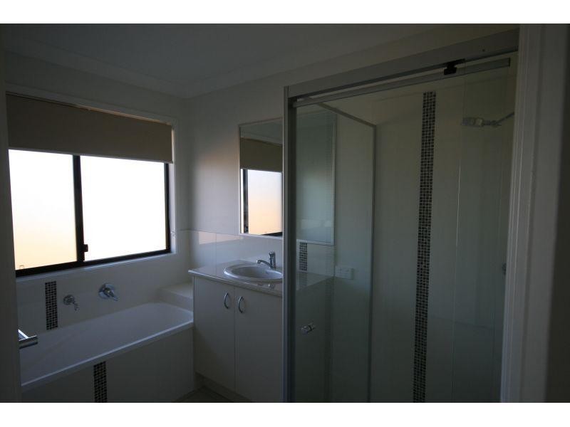 23 Presidential Avenue, Jones Hill QLD 4570