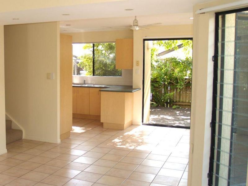 2/2 Anchor Street, Cnr Anchor St & Nannygai St, Noosaville QLD 4566