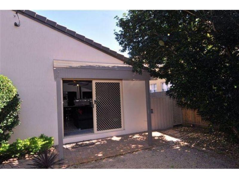 1/37 Thomas Street, Noosaville QLD 4566