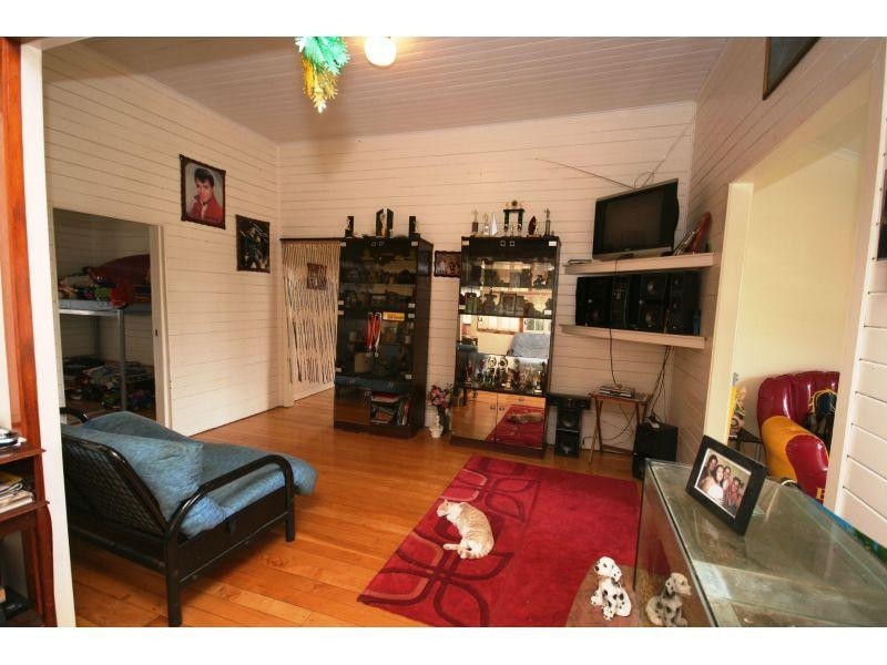 15 Crescent Rd, Gympie QLD 4570