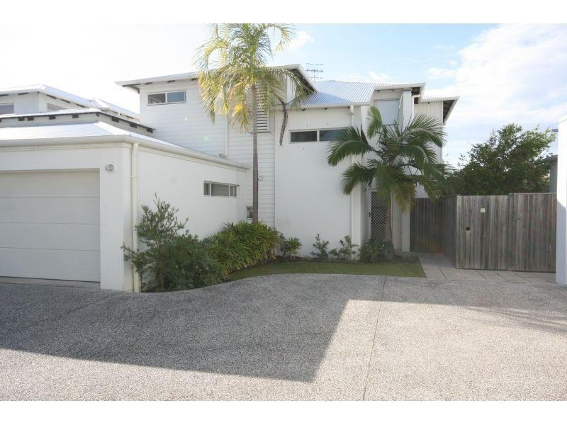 6/2 Lake Weyba Drive, Noosaville QLD 4566