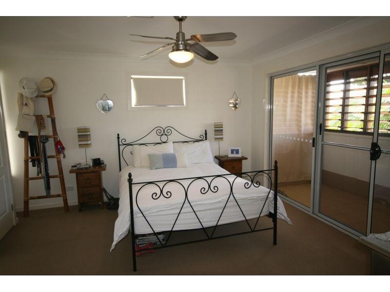 6/2 Lake Weyba Drive, Noosaville QLD 4566