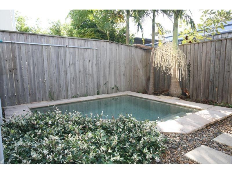 6/2 Lake Weyba Drive, Noosaville QLD 4566