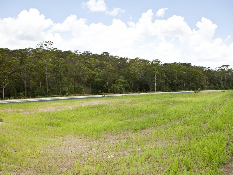 Woodland Dr, Southside QLD 4570