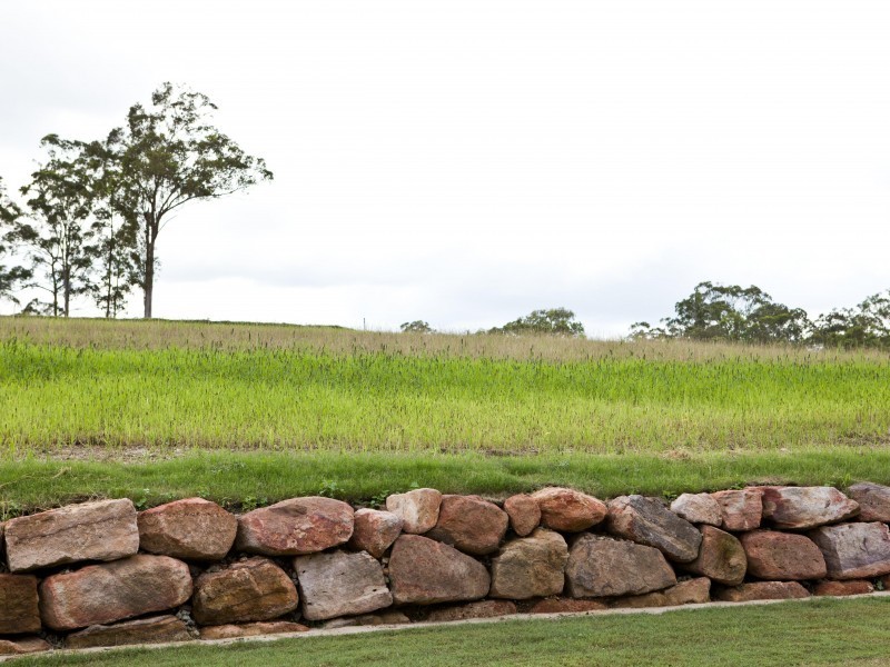 Woodland Dr, Southside QLD 4570