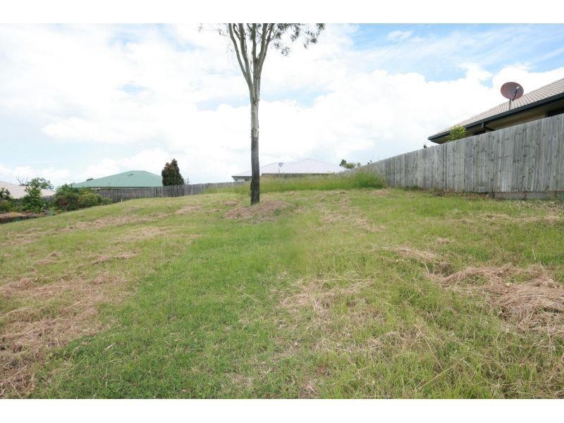 11 Hilltop Avenue, Southside QLD 4570