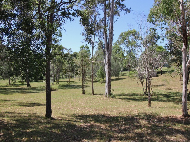 94 Robert Road, Chatsworth QLD 4570