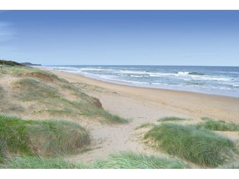 17 Tropicana Rise, Castaways Beach QLD 4567