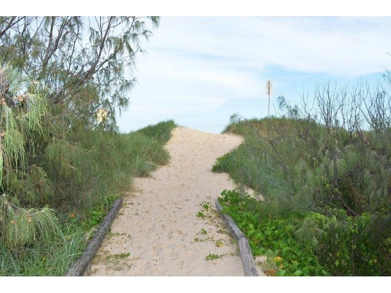 17 Tropicana Rise, Castaways Beach QLD 4567