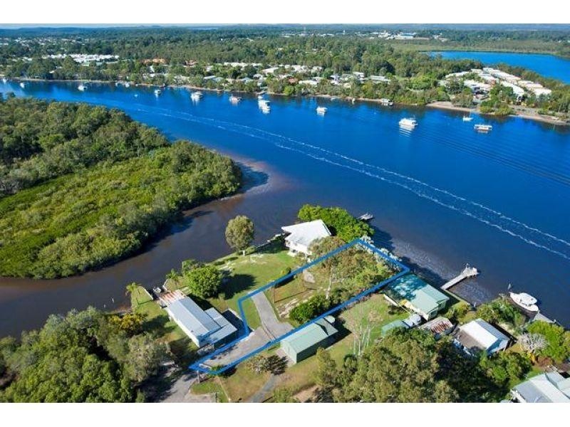 5 Noosa River Drive, Noosa North Shore QLD 4565
