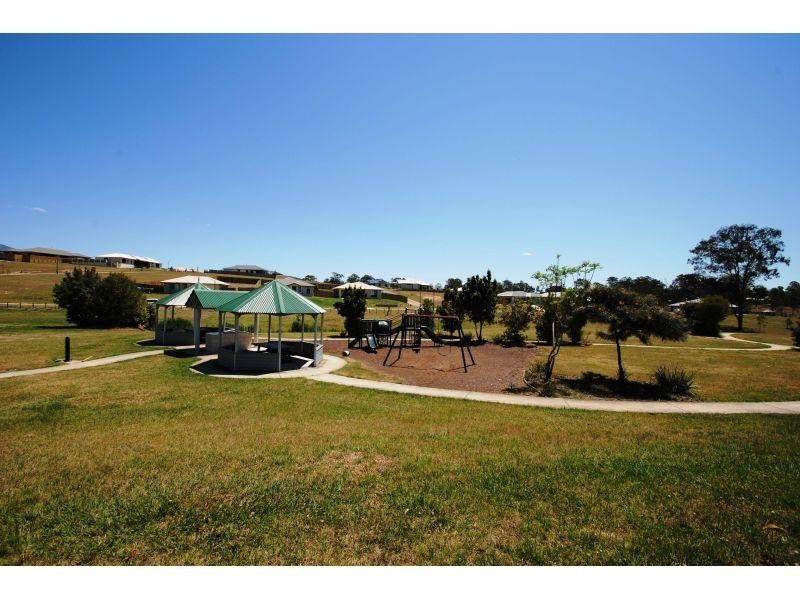 25 Presidential Avenue, Jones Hill QLD 4570