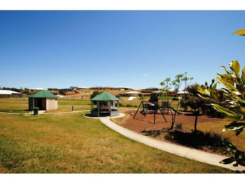 25 Presidential Avenue, Jones Hill QLD 4570