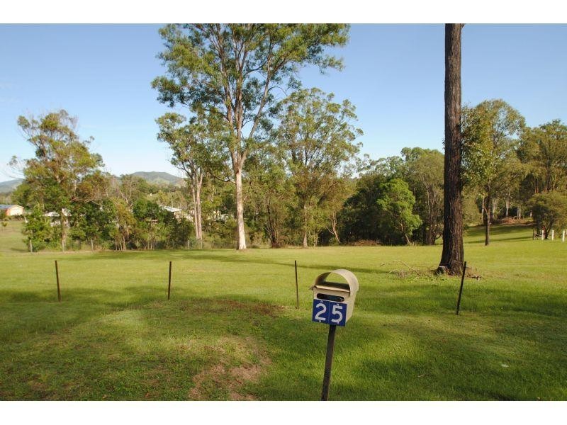 25  Megan Road, Southside QLD 4570