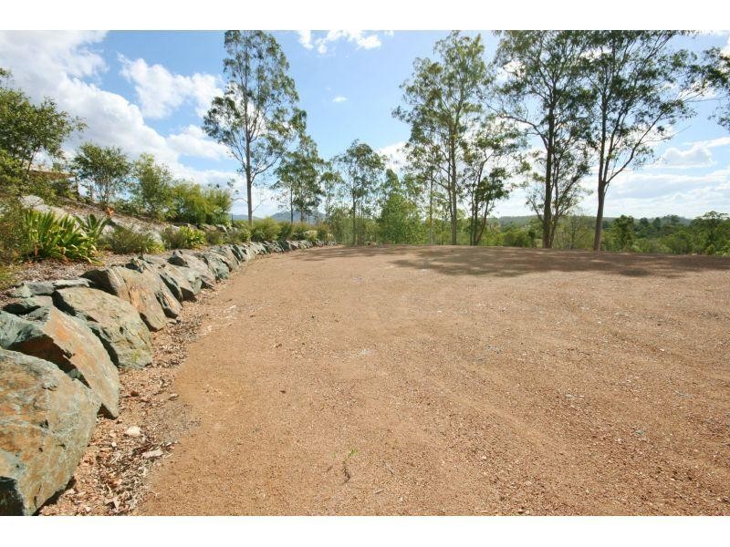 4 Danchia Court, Southside QLD 4570