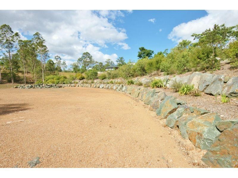 4 Danchia Court, Southside QLD 4570