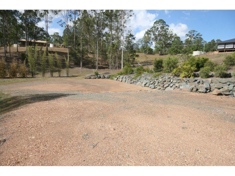 4 Danchia Court, Southside QLD 4570