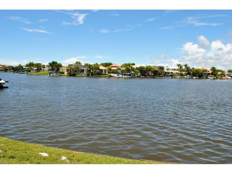 Noosa Waters QLD 4566